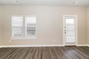 309 N Centro Cir, Shenandoah, TX 77385 - Photo 6