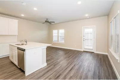 309 N Centro Circle, Shenandoah, TX 77385 - Photo 8