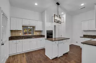 701 Ravensworth Dr, Conroe, TX 77302 - Photo 4