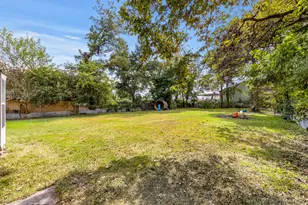 130 Airway Dr, Houston, TX 77037 - Photo 26