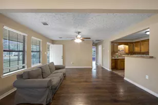 130 Airway Dr, Houston, TX 77037 - Photo 10