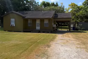 1216 Gifford Ln, Angleton, TX 77515 - Photo 1