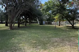 1216 Gifford Ln, Angleton, TX 77515 - Photo 10