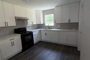 1216 Gifford Ln, Angleton, TX 77515 - Photo 2