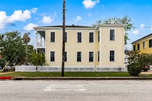 2002 Avenue K, Galveston, TX 77550 - Photo 2