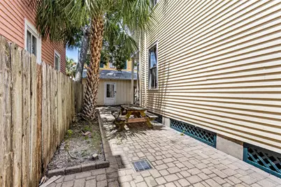 2002 Ave K, Galveston, TX 77550 - Photo 34