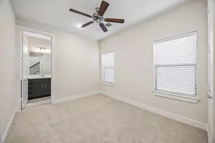 1029 Green Kensington Dr, Houston, TX 77008 - Photo 4