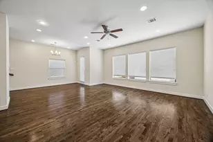 1029 Green Kensington Dr, Houston, TX 77008 - Photo 10