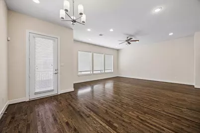 1029 Green Kensington Drive, Houston, TX 77008 - Photo 6
