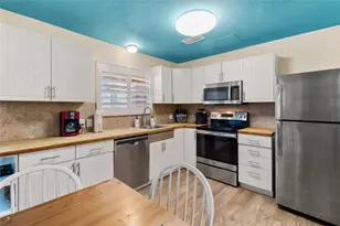 21216 Gulf Dr, Galveston, TX 77554 - Photo 18