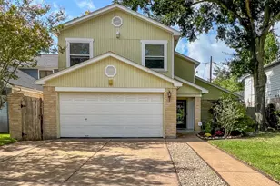 9807 Oak Point Dr, Houston, TX 77055 - Photo 1