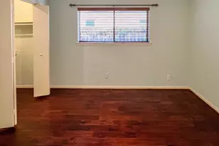 9807 Oak Point Dr, Houston, TX 77055 - Photo 26