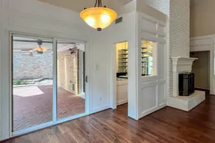 9807 Oak Point Dr, Houston, TX 77055 - Photo 14