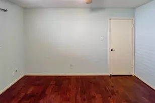 9807 Oak Point Dr, Houston, TX 77055 - Photo 28