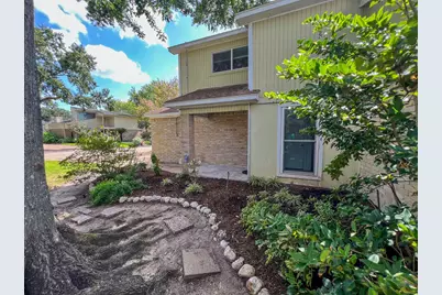 9807 Oak Point Drive, Houston, TX 77055 - Photo 4