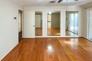 9807 Oak Point Dr, Houston, TX 77055 - Photo 40