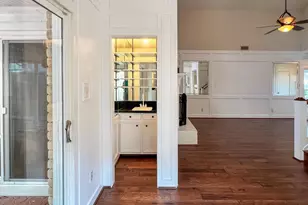 9807 Oak Point Dr, Houston, TX 77055 - Photo 20