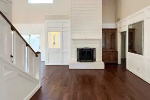 9807 Oak Point Dr, Houston, TX 77055 - Photo 10
