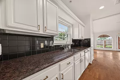 2406 Droxford Drive, Houston, TX 77008 - Photo 14