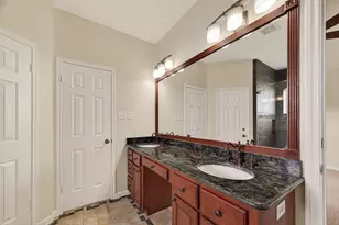 2406 Droxford Dr, Houston, TX 77008 - Photo 32