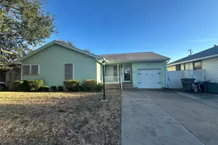 7209 Sycamore Dr, Galveston, TX 77551 - Photo 1