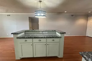 7209 Sycamore Dr, Galveston, TX 77551 - Photo 8