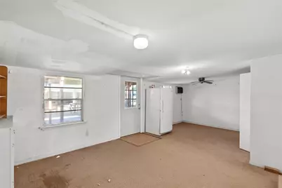 11515 Eldridge Lane, Navasota, TX 77868 - Photo 12