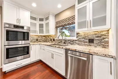 15739 Fleetwood Oaks Drive, Houston, TX 77079 - Photo 16