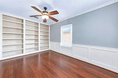 15739 Fleetwood Oaks Drive, Houston, TX 77079 - Photo 12