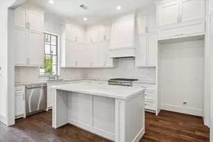 209 Sutton Row Pl, Houston, TX 77024 - Photo 4