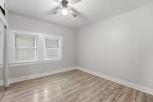 811 W Broad St, Freeport, TX 77541 - Photo 16