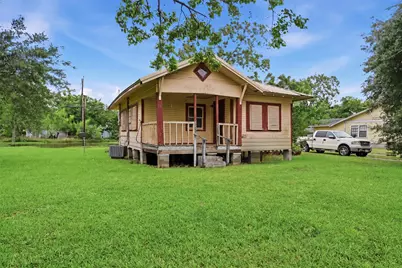 811 W Broad Street, Freeport, TX 77541 - Photo 2