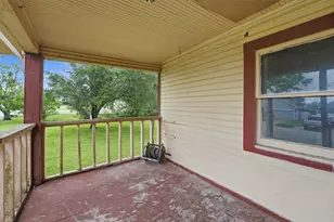 811 W Broad St, Freeport, TX 77541 - Photo 4