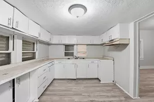 811 W Broad St, Freeport, TX 77541 - Photo 20