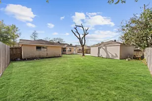 6026 McKnight St, Houston, TX 77035 - Photo 24