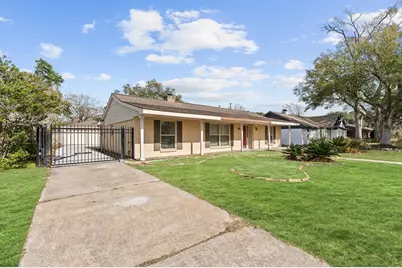 6026 McKnight Street, Houston, TX 77035 - Photo 2