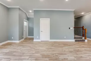 4927 E Ridge Creek Dr, Houston, TX 77053 - Photo 4