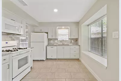 69 Fallshire Drive, The Woodlands, TX 77381 - Photo 18