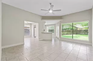 69 Fallshire Dr, The Woodlands, TX 77381 - Photo 10