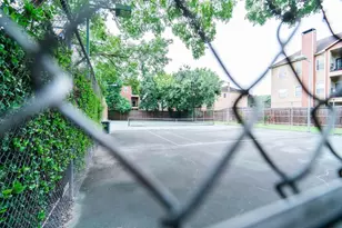 10811 Richmond Ave, Houston, TX 77042 - Photo 18