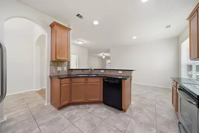 123 N Hawkhurst Circle, Magnolia, TX 77354 - Photo 8