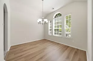 123 N Hawkhurst Cir, Magnolia, TX 77354 - Photo 6