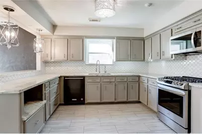 3110 Fairmont Court, Sugar Land, TX 77478 - Photo 4