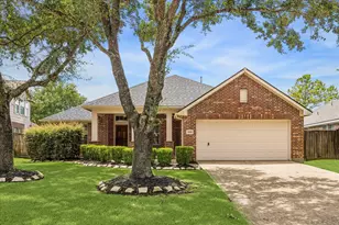 2821 Chinaberry Park Ln, League City, TX 77573 - Photo 1