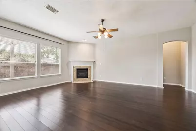 2821 Chinaberry Park Lane, League City, TX 77573 - Photo 2