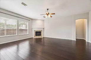 2821 Chinaberry Park Ln, League City, TX 77573 - Photo 2