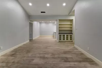 11711 Memorial Drive #534, Houston, TX 77024 - Photo 4