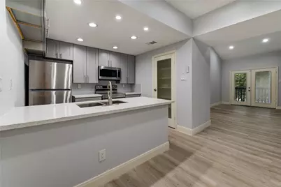 11711 Memorial Drive #534, Houston, TX 77024 - Photo 14