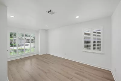 7007 Sharpview Drive, Houston, TX 77074 - Photo 10