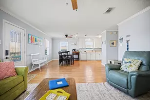 4118 Hardin Dr, Galveston, TX 77554 - Photo 4